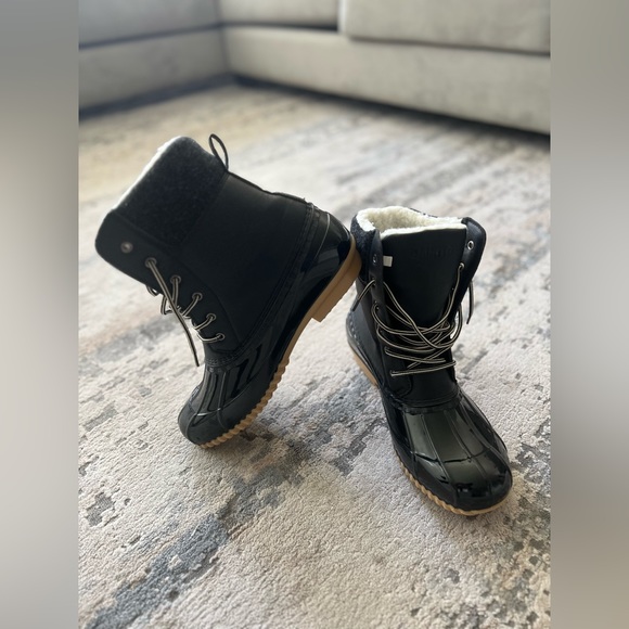 Snow/Rain Boots ❄️🌧️ | NEW - Picture 2 of 9